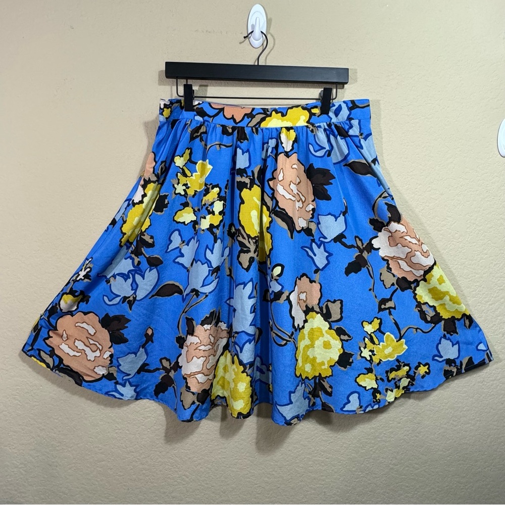 Women's Vivienne Tam Blue Yellow Tan Floral Knee Length Skirt Sz 12 Unlined Y2K - Picture 4 of 9
